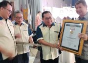 SMSI Beri Pin Emas Kepada Prabowo Subianto atas Dedikasinya Jaga Demokrasi