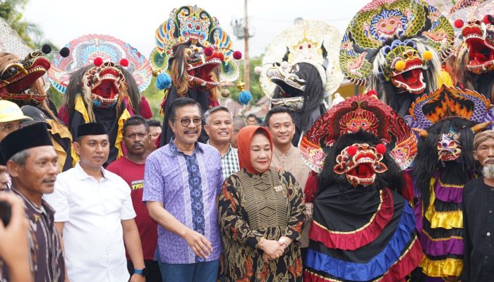 Hadir di Lalembuu Konsel, Cagub Sultra Tina Nur Alam Disambut Tari Reog Ponorogo