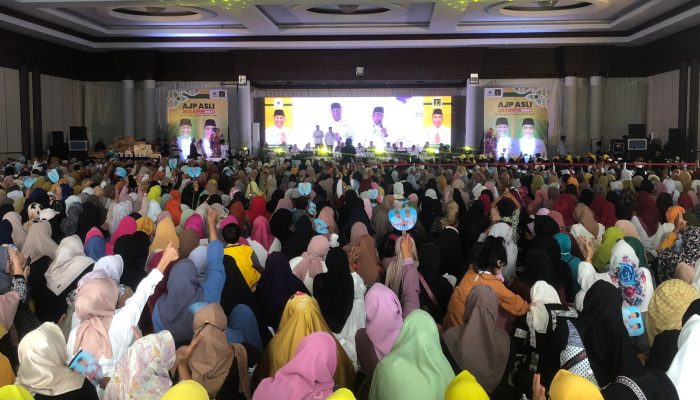 Hadirkan Ustadz Solmed, Dzikir Akbar AJP-ASLI di Kendari Dihadiri Ribuan Jemaah