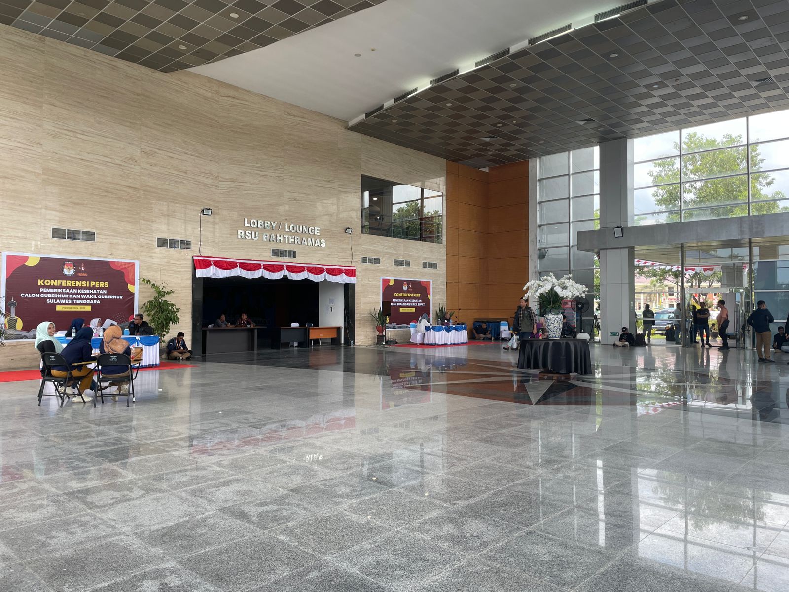 Lobby Gedung Aula RSUD Bahteramas