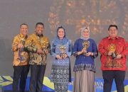 Berdedikasi Terhadap Kesejahteraan Masyarakat, Calon Wabup Konawe Dessy Indah Rachmat Diberi Penghargaan Tokoh Politik Inspiratif