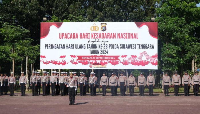 Irjen Pol Dwi Irianto Pimpin Upacara Hari Kesadaran Nasional dan HUT Polda Sultra ke-28