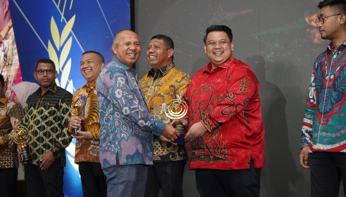 Sultra Awards 2024: Yudhianto Mahardika Diganjar Penghargaan Pemuda Inspiratif