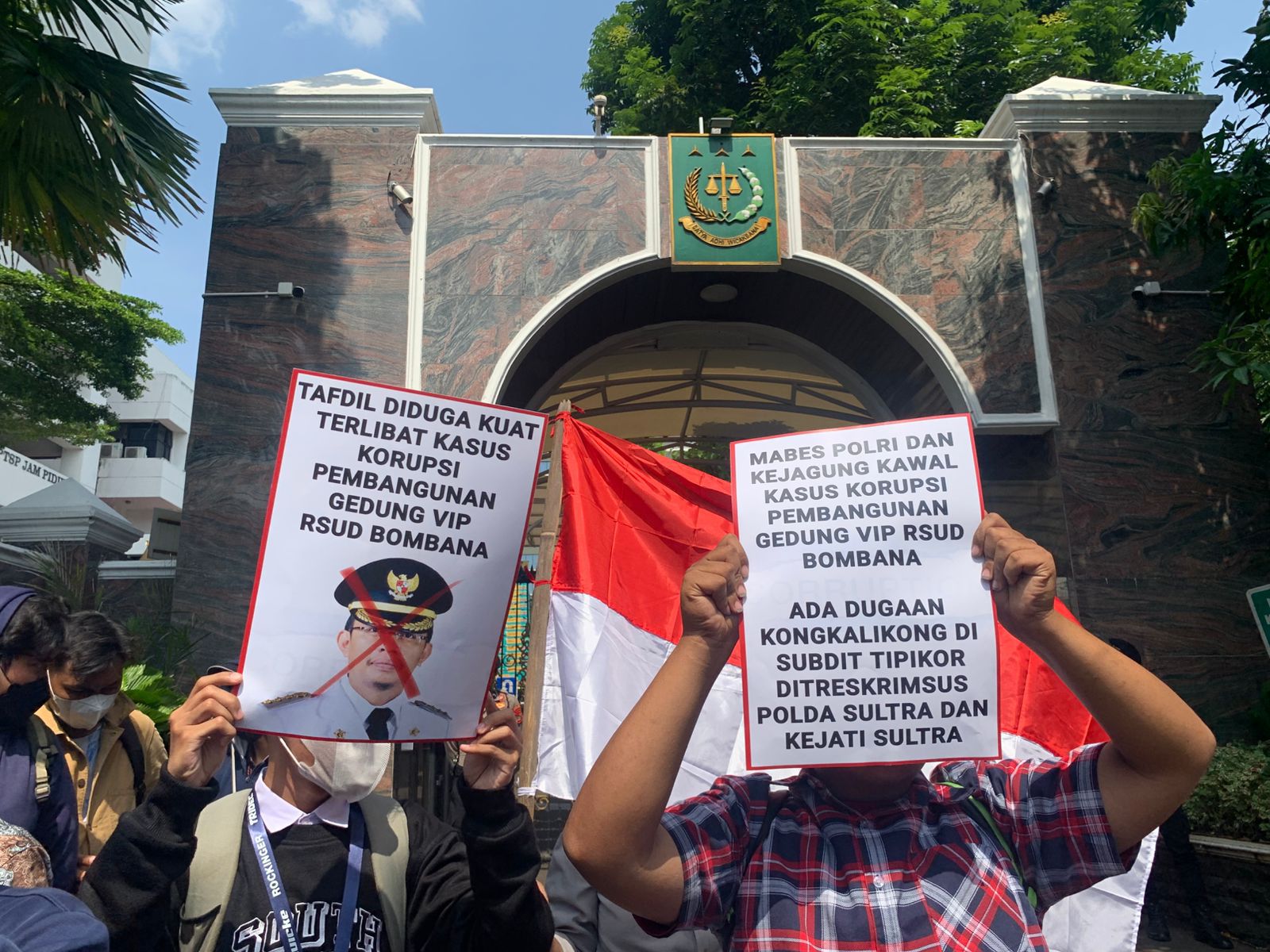 Aksi demonstrasi Gerakan Ganyang Koruptor