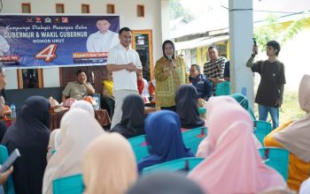 Calon gubernur dan wakil gubernur Sulawesi Tenggara, Tina Nur Alam dan La Ode Muhammad Ihsan Taufik Ridwan