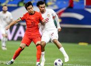 Duel gelandang Indonesia, Nathan Tjoe A On dengan pemain China