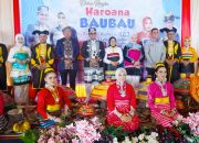 Pj Wali Kota Kendari Ikut Meriahkan dan Apresiasi Tradisi Kande-kandea Rangkaian HUT ke-483 Kota Baubau