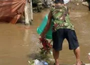 Cegah Terjadinya Banjir di Kendari, Camat Kadia Imbau Warga Tidak Buang Sampah di Sungai dan Drainase