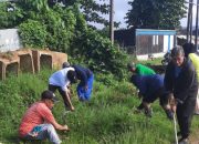 Wujudkan Sadar Lingkungan, Warga Bersama Aparat Kelurahan Mataiwoi Kendari Intens Lakukan Pembersihan