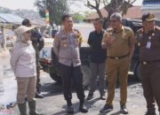 Kunjungi Lokasi Kebakaran di TPI, Pj Wali Kota Kendari Komitmen Pulihkan Ekonomi Masyarakat