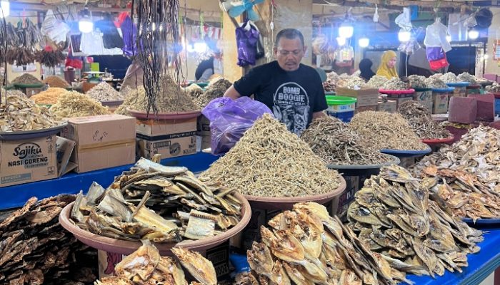 Harga Minyak Goreng hingga Bawang Merah di Pasar Mandonga Naik Jelang Nataru, Cabai Turun