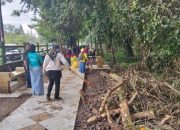 Jumat Bersih, Ratusan Warga Baruga dan Watubangga Antusias Lakukan Kerja Bakti di Hutan Kota Baruga
