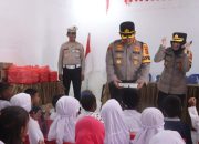 Dukung Program Pemerintah, Kapolresta Kendari Bagikan Makanan Sehat dan Bergizi kepada Murid TK Kemala Bhayangkari
