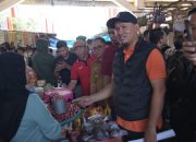 Wakil Wali Kota Kendari Dampingi Kapolda Sultra Pantau Harga Sembako di Pasar Sentral Kota Kendari