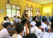 Penkum Kejati Sultra Edukasi Pelajar SMKN 6 Kendari Terkait UU ITE dan Narkotika