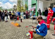 Peringati Bulan K3 Nasional, Pertamina Patra Niaga Regional Sulawesi Gelar Sosialisasi Penggunaan APAR di Kampus ITEKES Tri Tunas Nasional Makassar