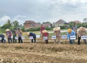 Wakili Pj Wali Kota, Pj Sekda Kota Kendari bersama Forkopimda Lakukan Penanaman dan Panen Jagung di Kebun Lapas Kelas IIA Kendari