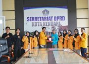 Mahasiswa Magang UHO Resmi Ditarik, Kasubag Kepegawaian Sekretariat DPRD Kota Kendari Apresiasi atas Dedikasi dan Kontribusi