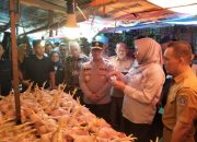 Kapolda bersama Sekda Sultra Sidak Sembako di Pasar Sentral Kota Kendari Jelang Ramadan