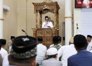Safari Ramadan di Kabupaten Wakatobi, Wakil Gubernur Sultra Salurkan Bantuan Sembako