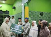 Safari Ramadan di Kecamatan Nambo, Wali Kota Kendari Bersama Wakilnya Serahkan Bantuan