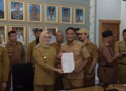 Sebagai Bentuk Komitmen, Camat dan Lurah se-Kota Kendari Teken Pakta Integritas Penanganan Sampah