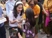 Wamen Isyana Berbagi Takjil dan Makanan Berbuka Puasa kepada Masyarakat
