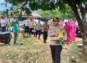Peduli Korban Angin Puting Beliung di Mowila, Kapolres Konsel Bantuan Sembako dan Bantuan Perbaikan Rumah