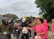 Wujud Kepedulian di Bulan Ramadan, Detasemen Gegana Brimob Polda Sultra dan Bhayangkari Berbagi Takjil kepada Masyarakat
