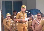 Pj Sekda Kota Kendari Pimpin Apel Gabungan, Tekankan Pentingnya Kebersihan OPD