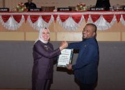 Wali Kota Kendari Serahkan Ranwal RPJMD 2025-2029 ke DPRD