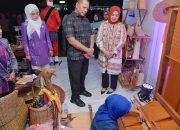 Ditjen Bina Pemerintahan Desa Kemendagri Kunjungi Stand Pemerintah Kota Kendari