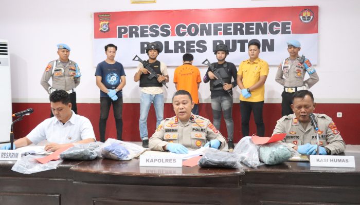 Pasca Kasus Penikaman Almarhum Aiptu Anumerta Fajar Iwu, Polres Buton Tetapkan Terduga Pelaku Menjadi Tersangka
