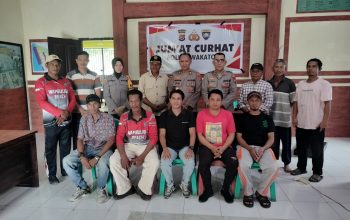 Tim Polres Wakatobi bersama Masyarakat Desa Sombu