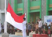 Pimpin Upacara Hardiknas 2025, Kakanwil Kemenag Sultra : Partisipasi Semesta Wujudkan Generasi Hebat dan Kuat