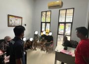 Polda Sultra Serahkan Berkas Perkara dan Lima Tersangka Kasus Pemerasan dan Perintangan Jalan Umum ke Kejari Konawe