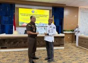 Sejumlah Aset Kampus Terselamatkan, Rektor UHO Berikan Penghargaan Kepada Kejati Sultra
