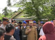 Jalan Rusak Parah, Wabup Konsel Turunkan Alat Berat Setelah Aksi Blokir Warga