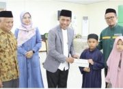 Kakanwil Kemenag Sultra Serahkan Paket Bantuan kepada Anak Yatim dan Penyandang Disabilitas  