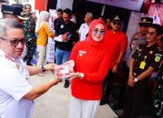 Wali Kota Kendari Serahkan Kartu Anggota Digital kepada Koperasi Kelurahan Merah Putih  