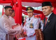 Gubernur Sultra Serahkan Remisi HUT ke-80 RI kepada 2.142 Warga Binaan