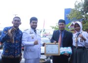 Dukung Atlet di Kejurnas, Perkemi Buton Serahkan Piagam Penghargaan Kepada Bupati Buton
