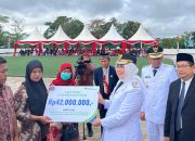 Momen HUT ke-80 RI: BPJS Ketenagakerjaan Kendari Serahkan Santunan JKM kepada 3 Ahli Waris