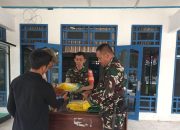 Beras SPHP Bulog Diserbu Warga, Babinsa Kodim 1412/Kolaka Semangat Layani Masyarakat