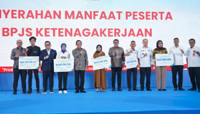 Rakornas PHD di Kendari, BPJS Ketenagakerjaan Serahkan Santunan Rp2,8 Miliar ke 5 Ahli Waris