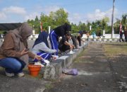 Sambut HUT ke-80 RI, Sekretariat DPRD Kota Kendari Lakukan Penataan Lingkungan Kantor