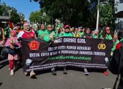 Bagikan Ribuan Mawar Untuk Anggota Polri dan TNI di Monas, Komunitas Ojol Tidak Mau Terprovokasi