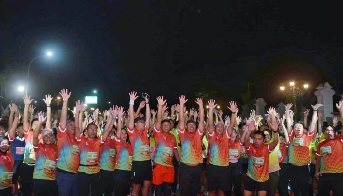 Night Run Warnai Bulan Inklusi Keuangan 2025 di Sultra