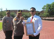 Kapolda Sultra Beri Reward kepada 29 Personel Berprestasi 