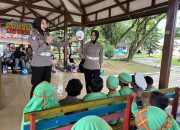Ditlantas Polda Sultra Edukasi Siswa TK IT Ummu Salamah Tertib Berlalu Lintas